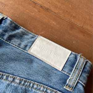 BERSHKA BLUE JEANS