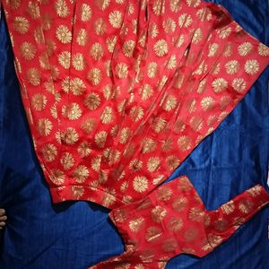 RED LEHENGA WITH ATTACHED LINING