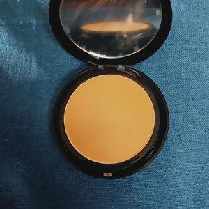 Europe Girl Natural Beige Shade Waterproof Compact