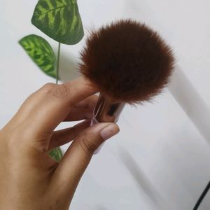 Fluffy Make-up Brush