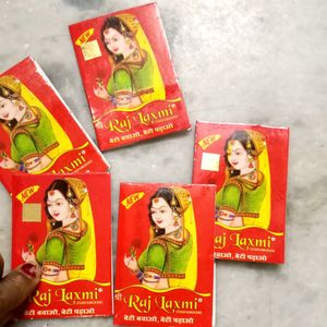 Raj Laxmi Plain Red Bindi