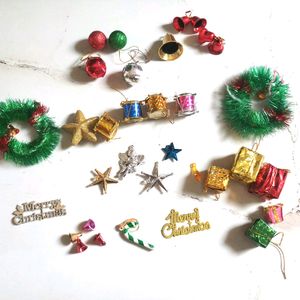 Set Of Christmas Decorating Items Pack