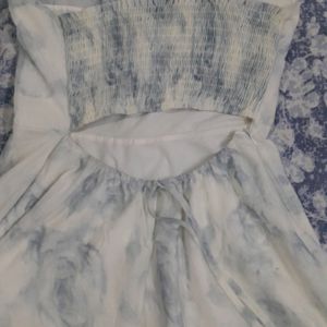 New DREAMY White Floral Dress With Back Cut Out