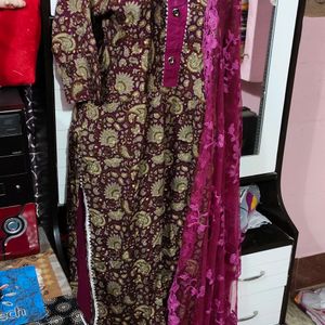 😍Beautiful Kurti Pant With Embroidered Dupatta🥰