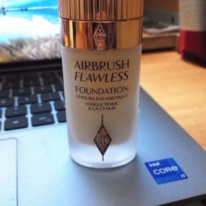 Charlotte Tilbury Airbrush Flawless Finish