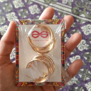 loop earrings (in gold)