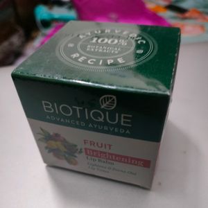 Biotique Fruit Brightening Lip Balm