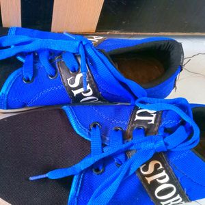 Unisex Shoes Like New Blue Color