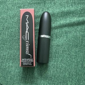 MAC (M.A.CXIMAL) Matte Lipstick “Velvet Teddy”