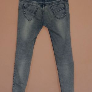 SkinFit Ice Blue Jeans