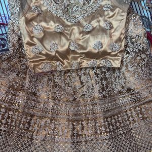 bridal lehnga choli with jwellery and weist belt