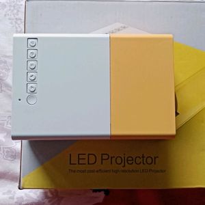 Led HD Projector With All The Cables And Back Pack