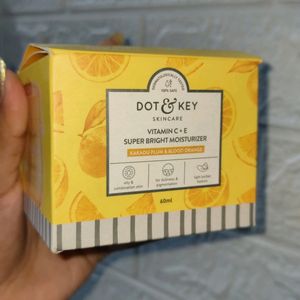 Dot & Key Vitamin C + E Super Bright Moisturizer