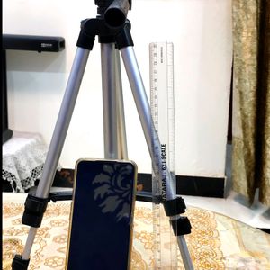 Lightweight Tripod, with Mobile Holder