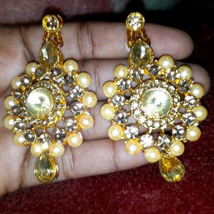 Golden Jewellery Sets (Two Neckpieces One Pair Of