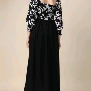 Feet And Flare Black Women Dress