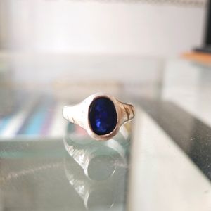 5.80 CTS Blue Sapphire Nilam Stone In Silver Ring.