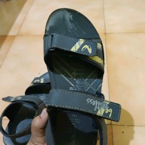 VKC Walkaroo Footwear