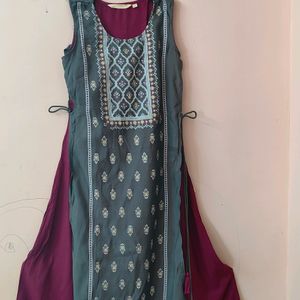 Avaasa Brand Kurti