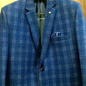 Navy blue check pattern blazer