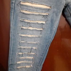 women medium washed rugged jeans