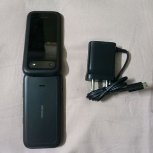 Nokia 2660 Flip 4G Volte keypad Phone