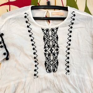 Dressberry Branded White Top With Black Embroidery