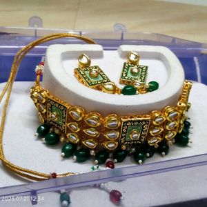 Green Choker Set