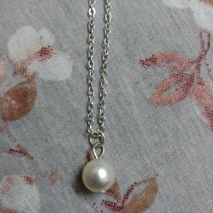 Pearl Double Layered Neckpiece