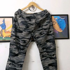 Unisex Joggers Army Type Print Like New For