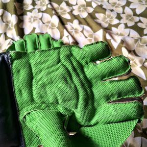 A Most Comfortable Wicket Keeping Gloves