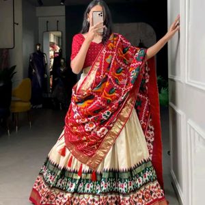 Albela Patolaa Lehenga