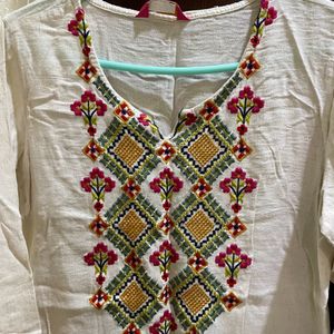 Embroidered Kurti. Not Accepting Coins 🙅🏻‍♀️