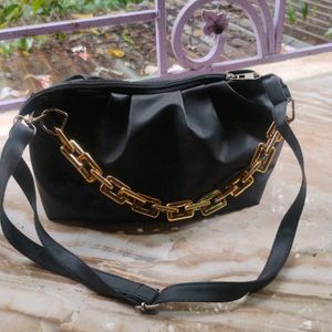 Handbags Colour Black And Golden