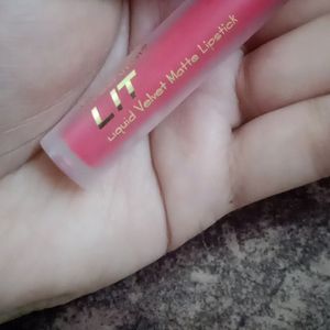 Myglamm VM 06 Bad Guy Matt Lipstick