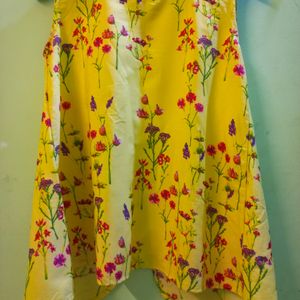 Trendy Floral Top For Summer