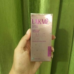 Lakme Lumi Lit Cream