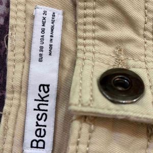 Bershka Beige Cargo- Y2K Straight Fit