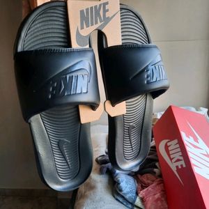 New Nike Flipflops