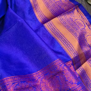 Women Turquoise Saree