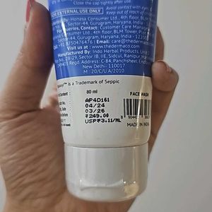 Derma Co Sali Cinamide Face Wash