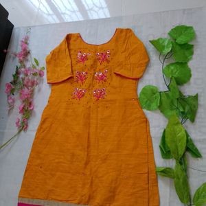 Thread And Mirror Work Kurti