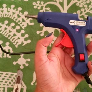 Hot Glue Gun With  Set Of 8 Gluesticks