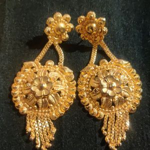 Detail Work Golden Bridal Set Neckpiece And Earrin