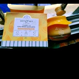 Dot Nd Key Vitamin c E Face Moisturizer New