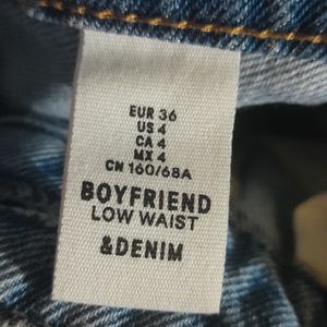 H&M 90’s Fit Faded Boyfriend Low Waist Jeans