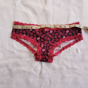 PINK AND FOREVER 21 BRIEFS