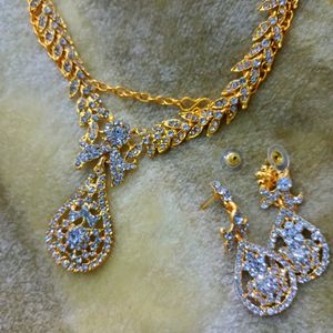 Sukhhi Jewellery Set Diamond Look