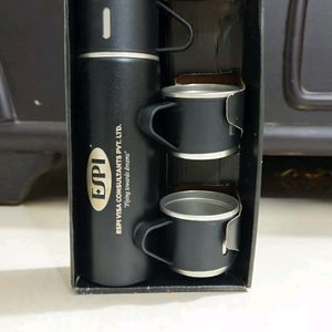 Vacuum Flask With 3 Mugs