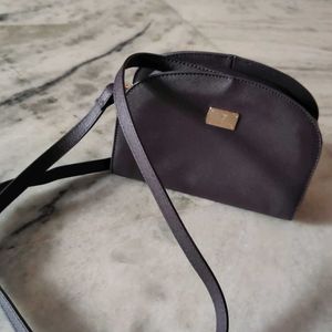 Van Heusen Sling Bag